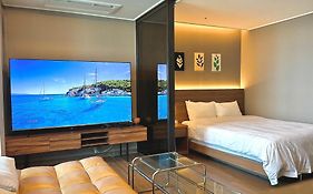 Elbon The Stay